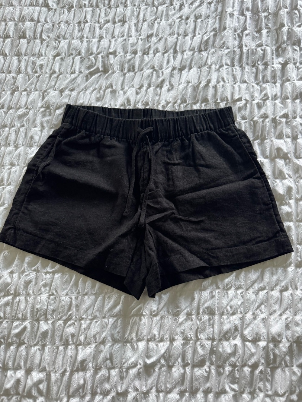 The Group Babaton/Aritzia Linen Shorts